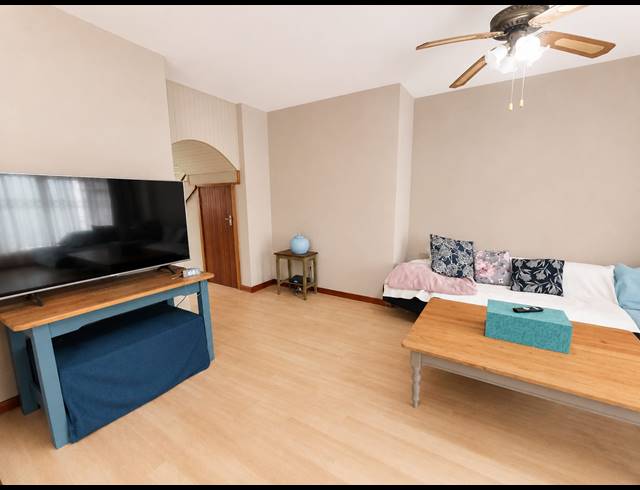 3 BEDROOM TOWNHOUSE TO LET IN THREE RIVERS PROPER